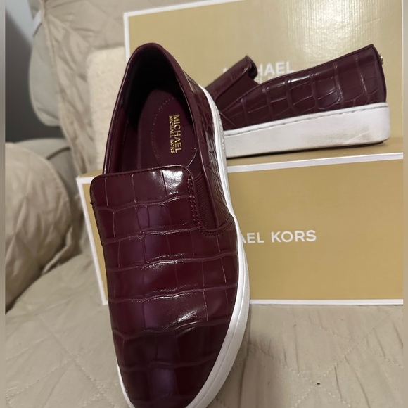 Color rojo vino, súper cómoda, original, size 6 - Picture 3 of 4